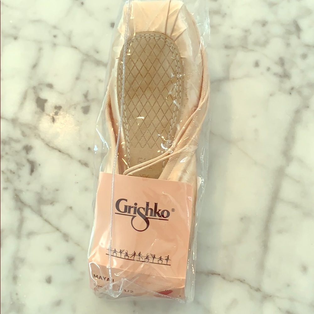 Grishko Maya Pointe Shoes, 5.5 XX, M shank